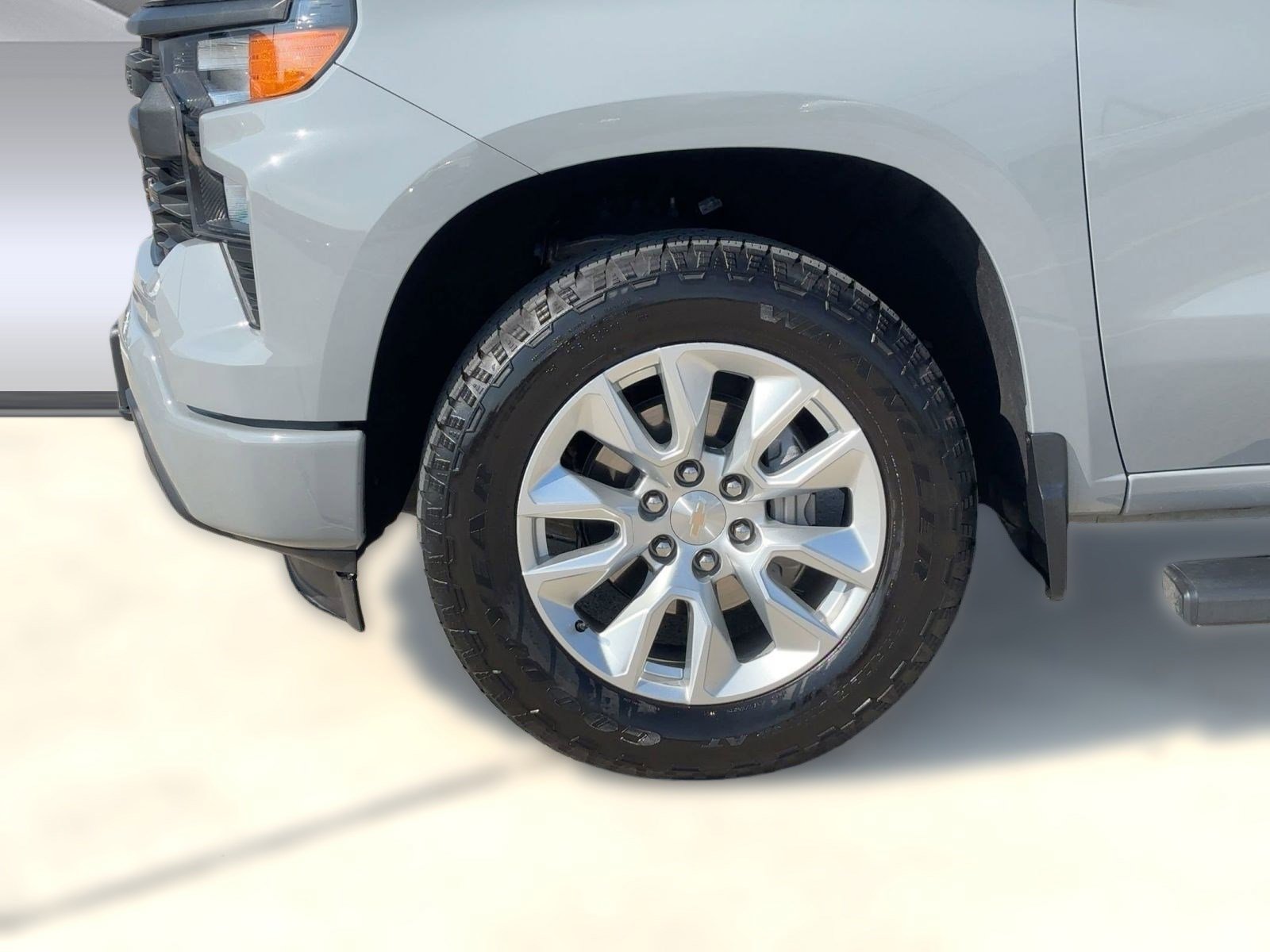 Used 2025 Chevrolet Silverado 1500 Custom image 12