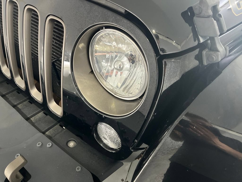 Used 2018 Jeep Wrangler Unlimited Sport AWD/4WD image 35