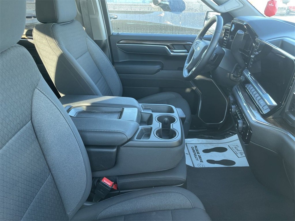 Used 2025 Chevrolet Silverado 1500 LT image 12