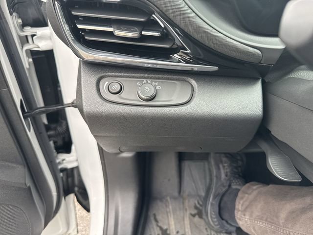 Used 2024 Buick Envista Sport Touring w/ Convenience I Package FWD image 17