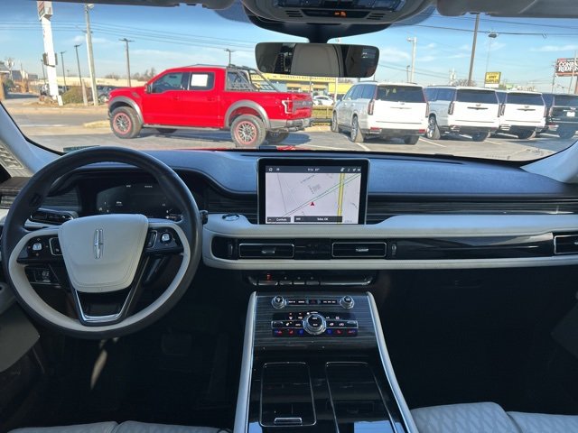 Used 2023 Lincoln Aviator Black Label w/ Jet Package image 9