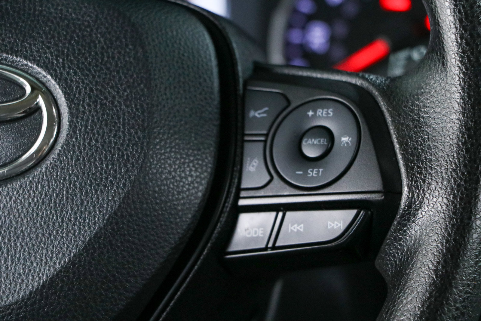 Used 2022 Toyota RAV4 XLE FWD image 14