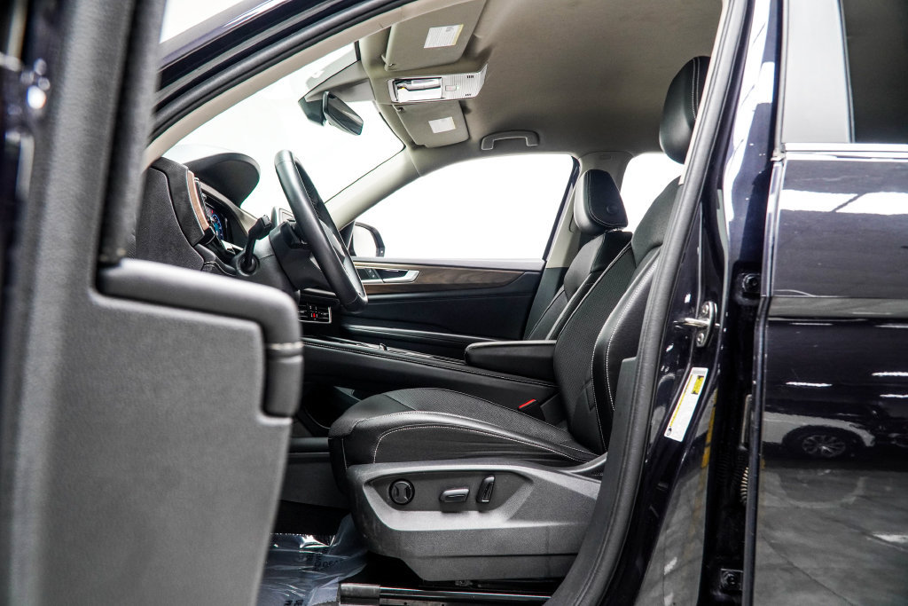 Used 2024 Volkswagen Atlas SE AWD/4WD image 37