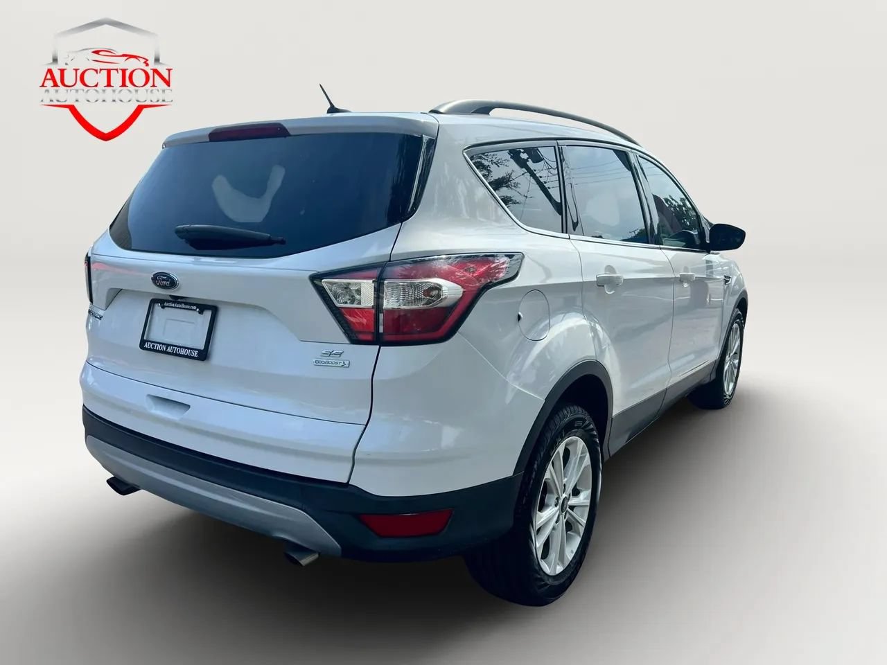 Used 2018 Ford Escape SE FWD image 5