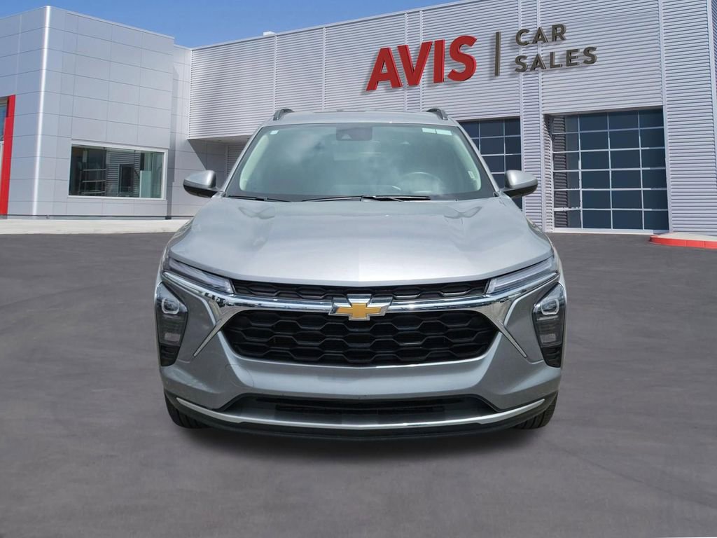 Used 2025 Chevrolet Trax LT w/ LT Convenience Package FWD image 10