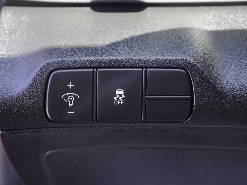 Used 2024 Hyundai Elantra Limited FWD image 13