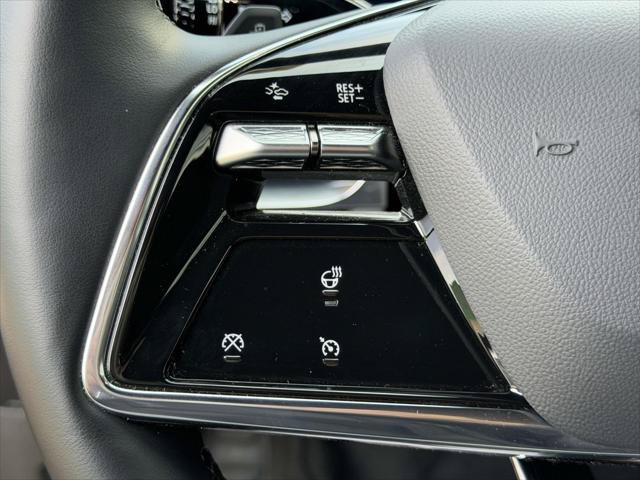 Used 2025 Cadillac Lyriq Luxury AWD/4WD image 24