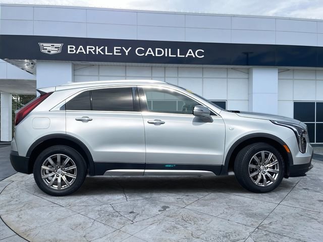 Used 2022 Cadillac XT4 Premium Luxury w/ Safety Alert Package image 2