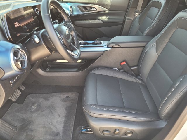 Certified 2024 Chevrolet Equinox EV LT FWD image 19