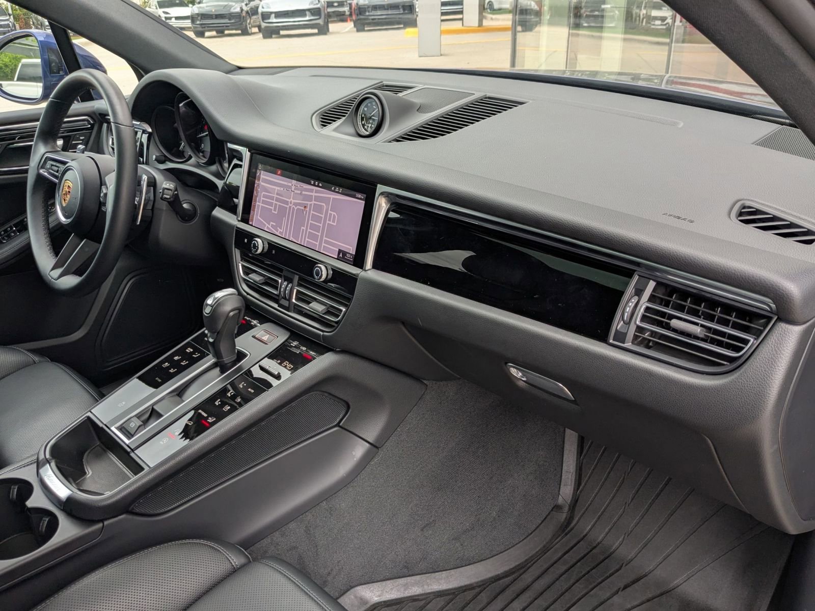 Certified 2026 Porsche Macan AWD/4WD image 26