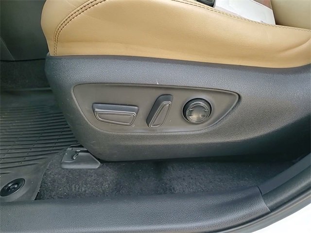 Used 2022 Toyota RAV4 XLE Premium image 13