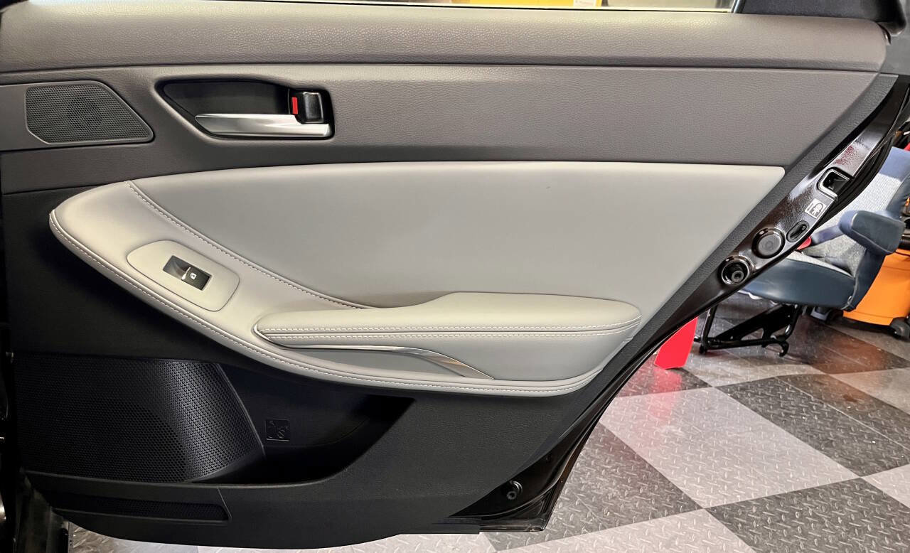 Used 2019 Toyota Avalon XLE w/ Moonroof Package image 23