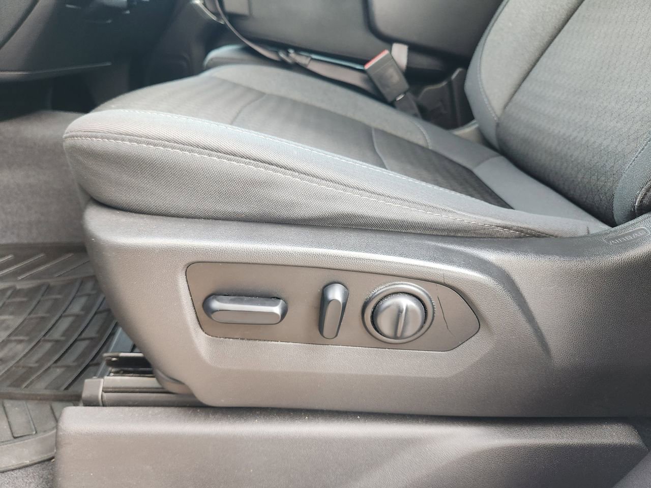 Used 2020 Chevrolet Silverado 1500 LT w/ Texas Edition RWD image 23