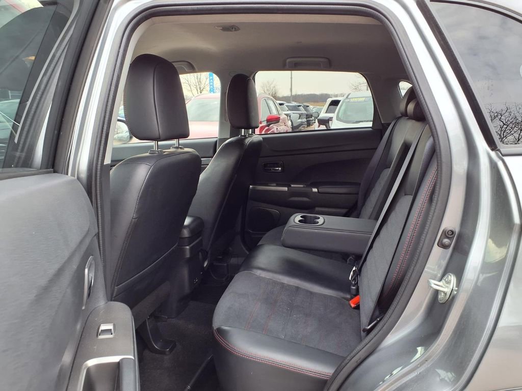 Used 2024 Mitsubishi Outlander Sport SE image 13