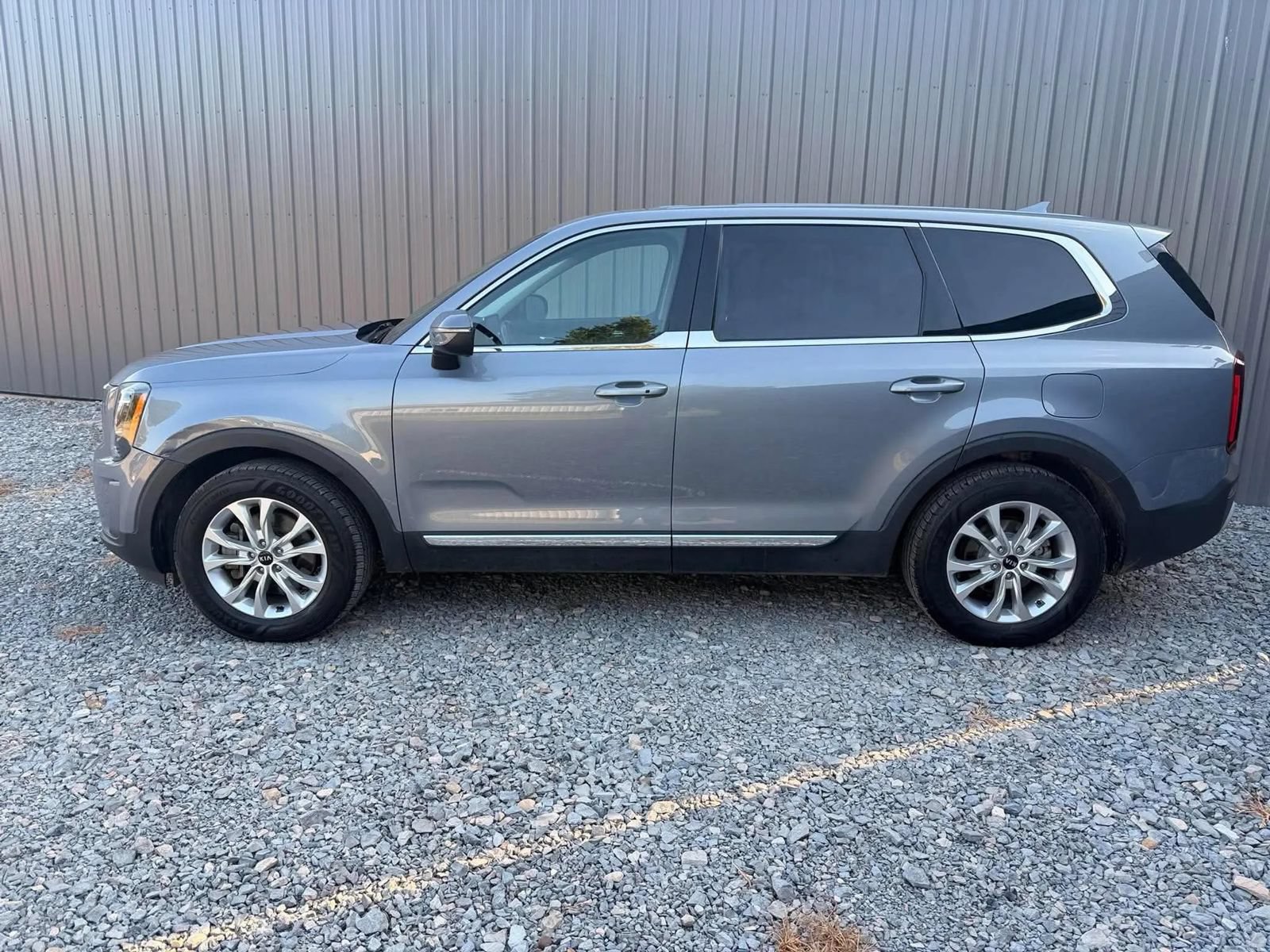 Used 2021 Kia Telluride LX FWD image 8