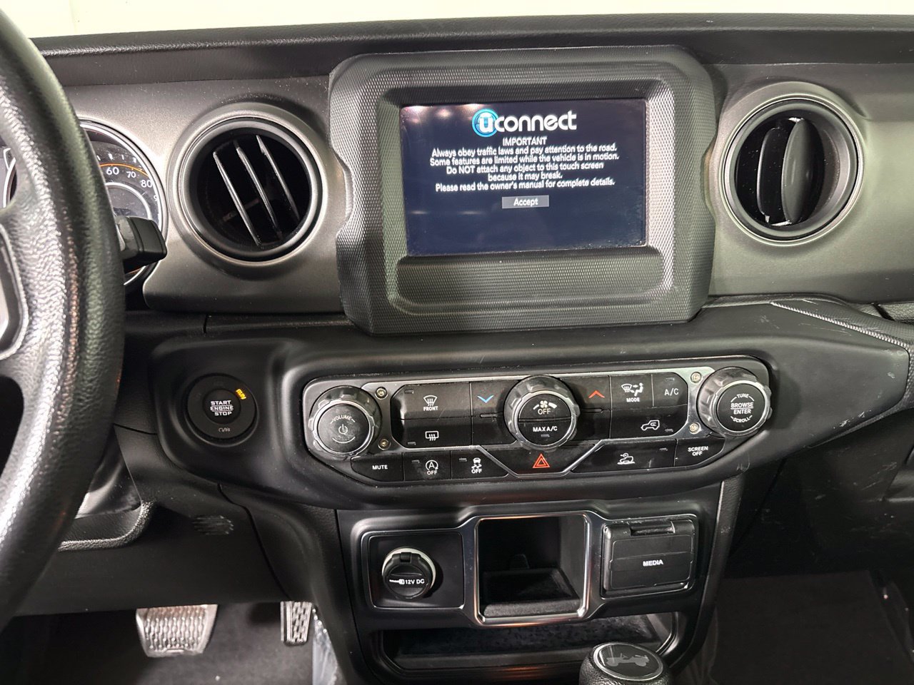 Used 2023 Jeep Wrangler Unlimited Sport AWD/4WD image 14