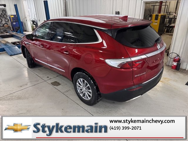 Used 2023 Buick Enclave Essence image 7
