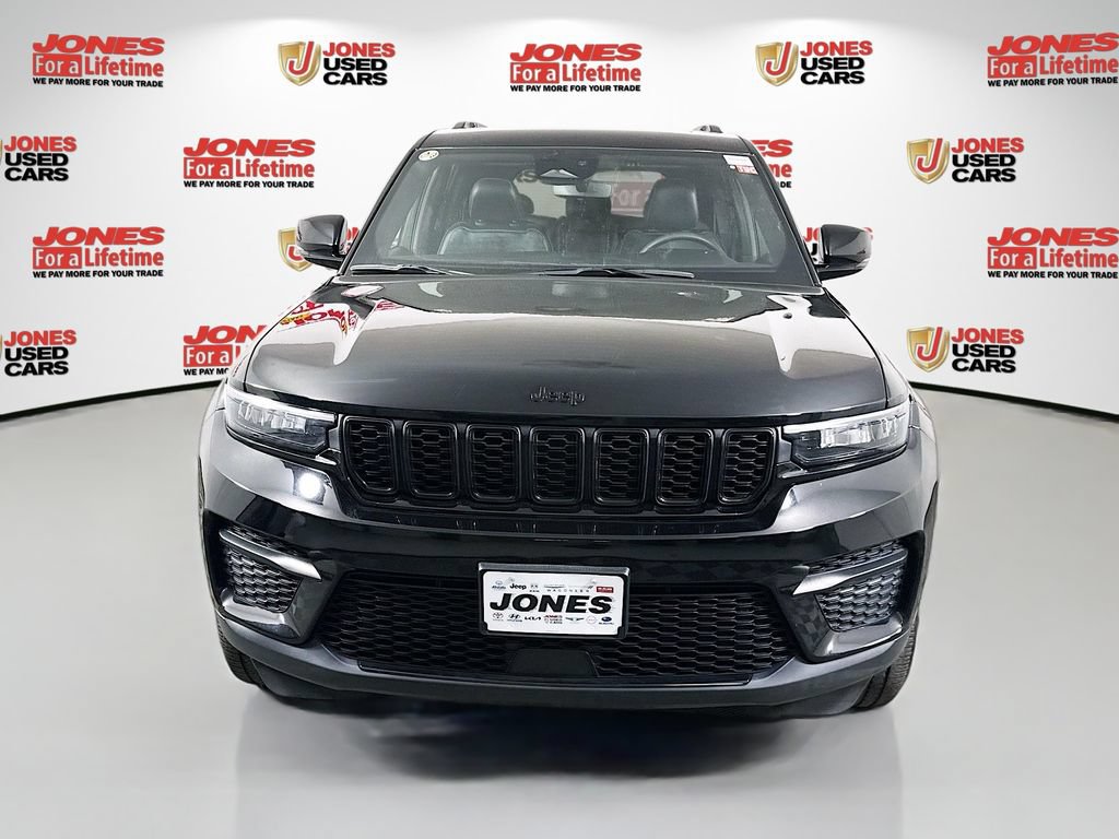 Used 2023 Jeep Grand Cherokee Altitude AWD/4WD image 13