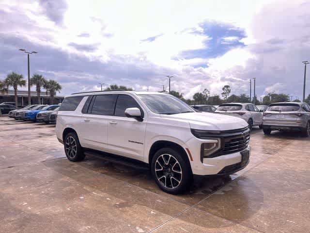 Used 2025 Chevrolet Suburban RST w/ RST Capability Package AWD/4WD image 16