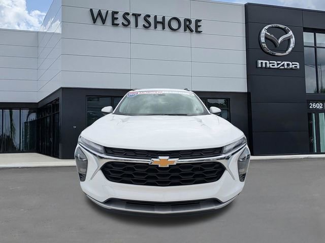 Used 2025 Chevrolet Trax LT FWD image 8