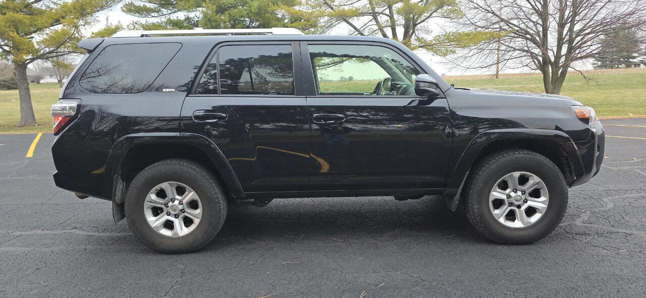 Used 2017 Toyota 4Runner SR5 image 2