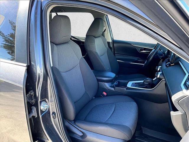 Used 2022 Toyota RAV4 XLE image 9