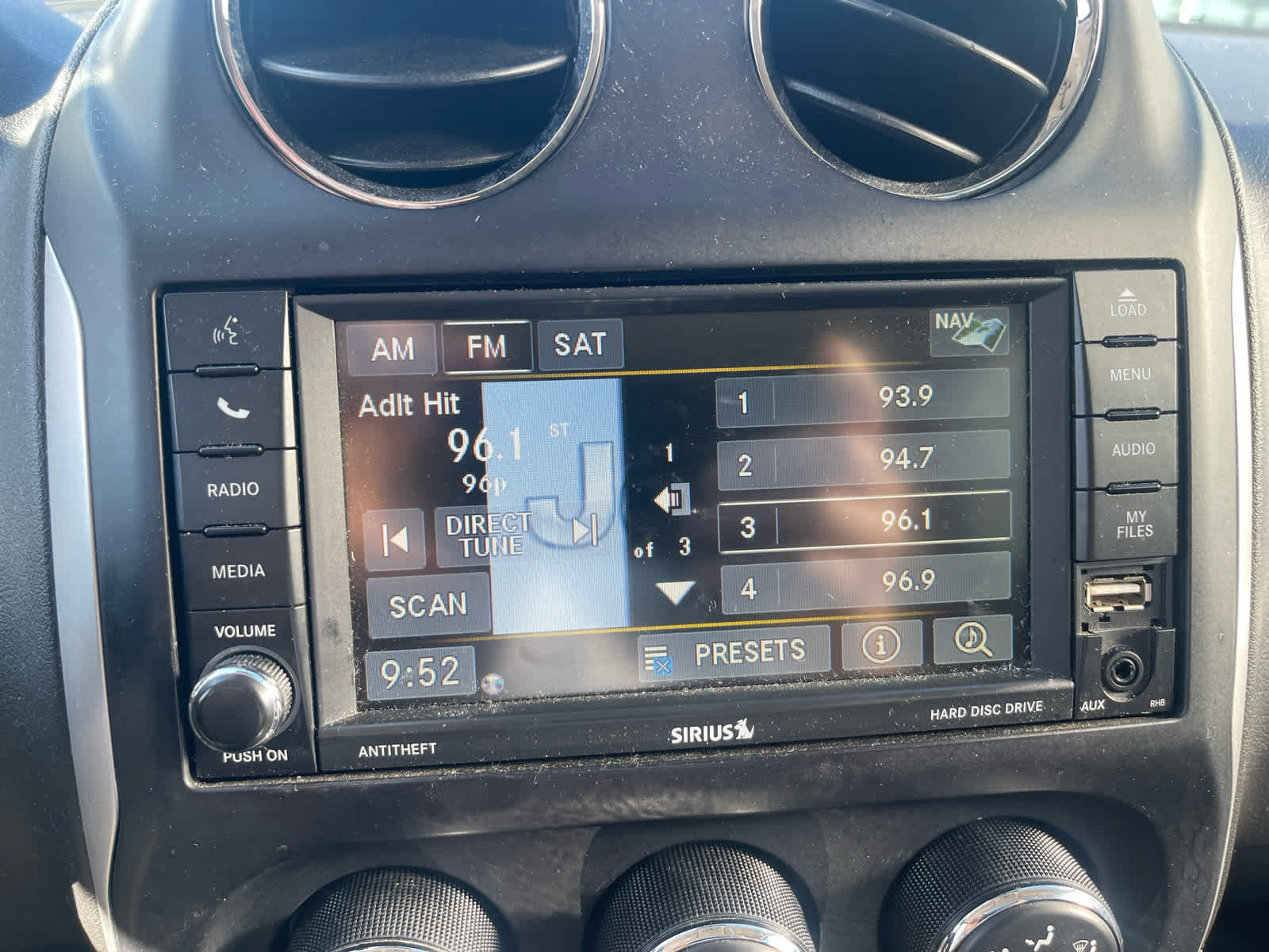 Used 2015 Jeep Compass High Altitude image 13