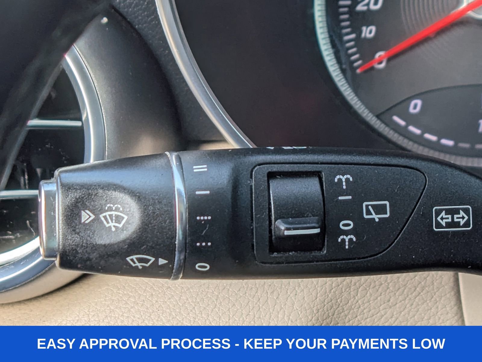 Used 2019 Mercedes-Benz GLC 300 4MATIC w/ Premium Package image 33