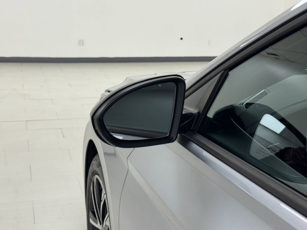 Used 2023 Volkswagen Jetta Sport image 31