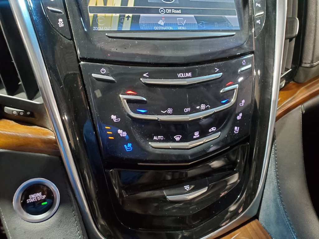 Used 2019 Cadillac Escalade ESV Luxury RWD image 37