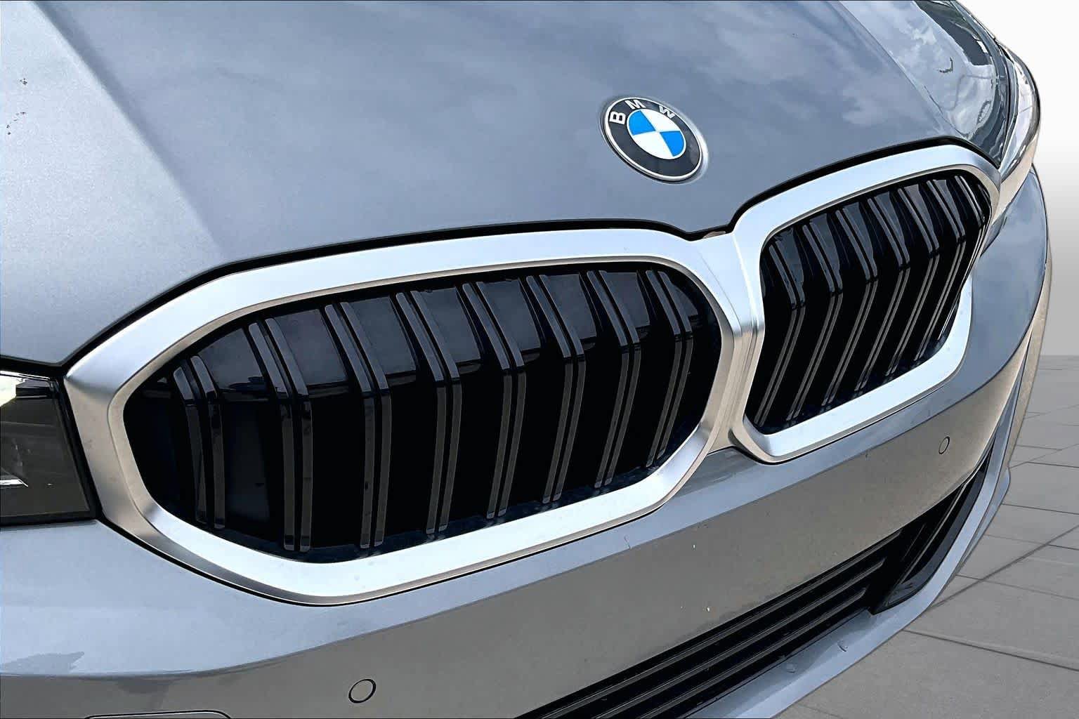 Used 2023 BMW 330i Sedan w/ Convenience Package RWD image 29