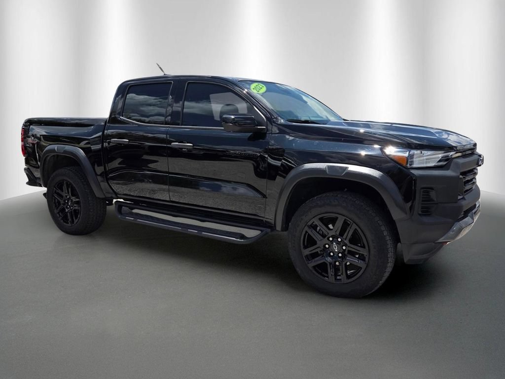 Certified 2023 Chevrolet Colorado Trail Boss w/ Technology Package AWD/4WD image 2