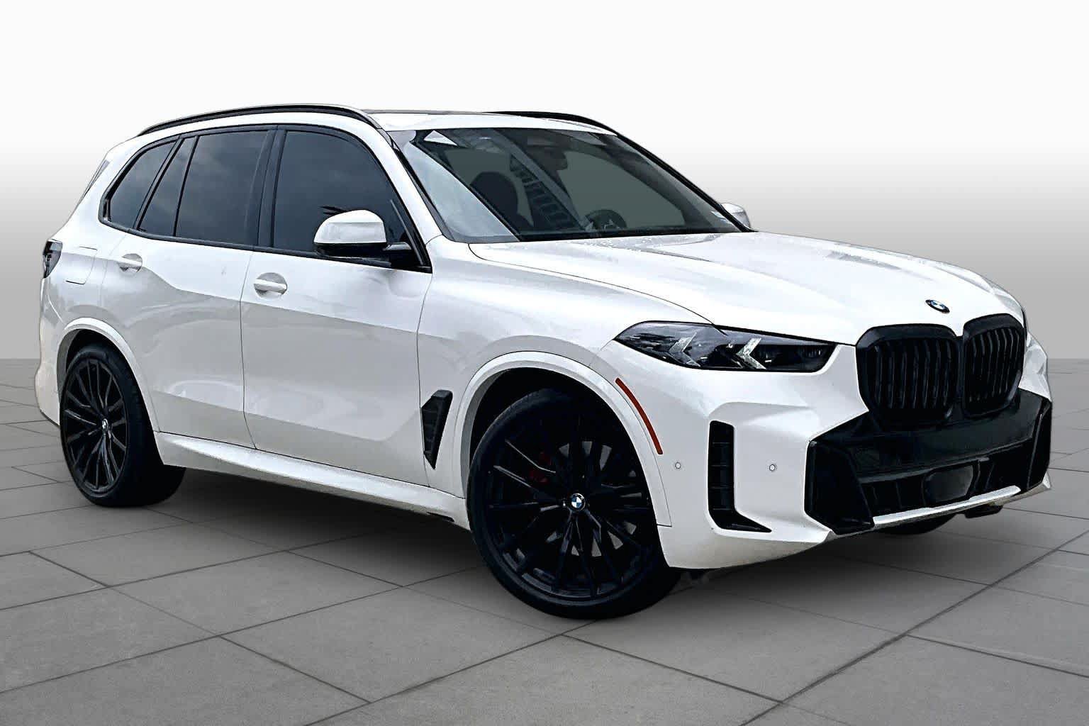 Used 2026 BMW X5 sDrive40i w/ M Sport Package RWD image 2