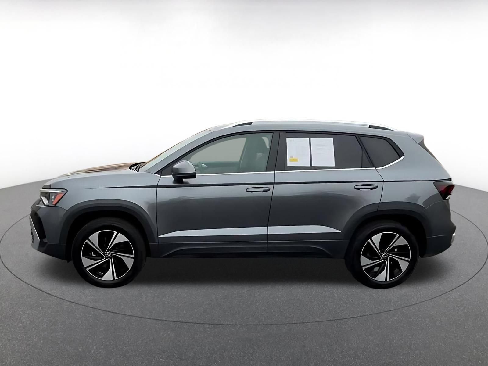Used 2026 Volkswagen Taos SE AWD/4WD image 7