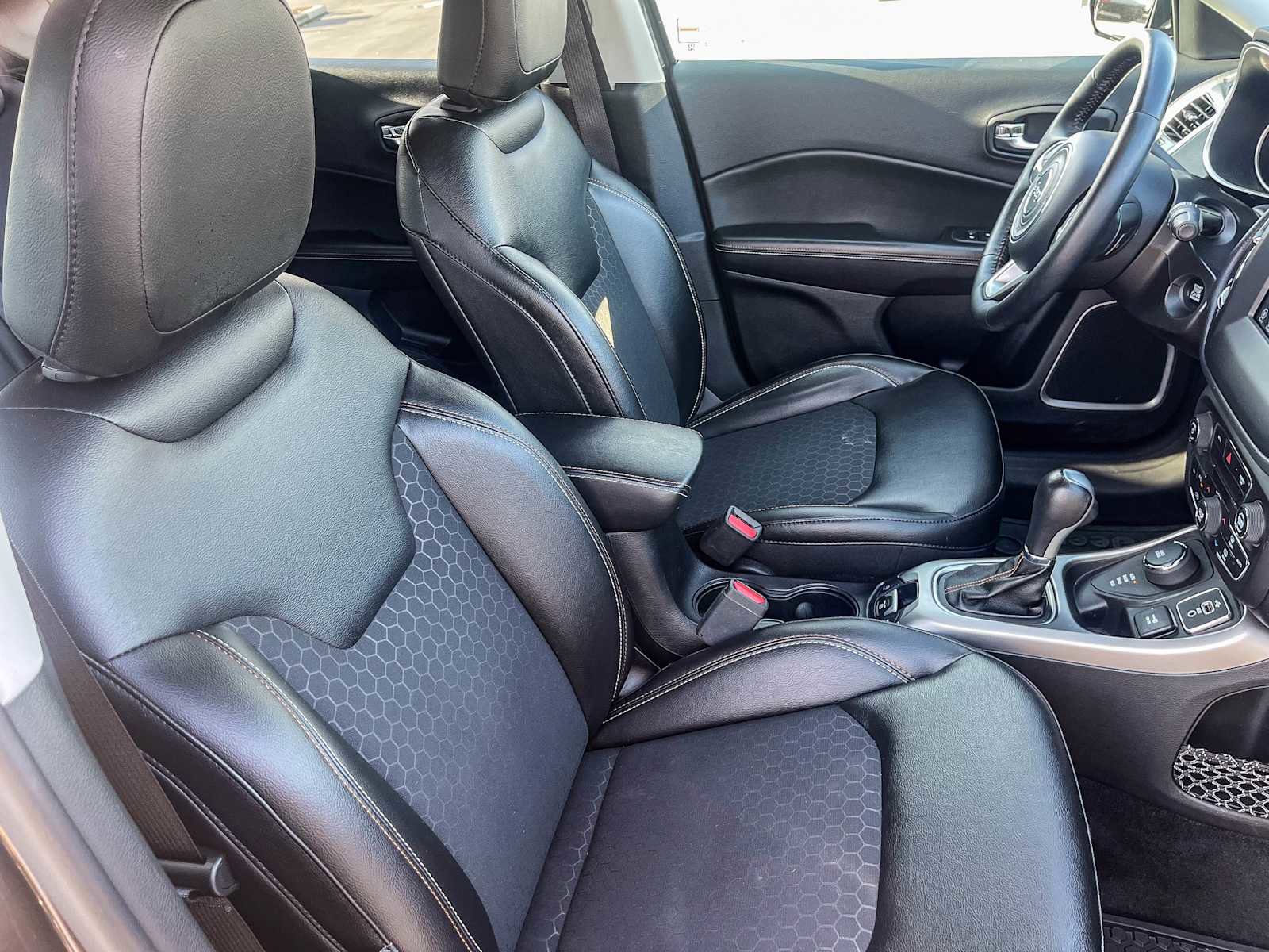 Used 2019 Jeep Compass Latitude w/ Popular Equipment Group image 15