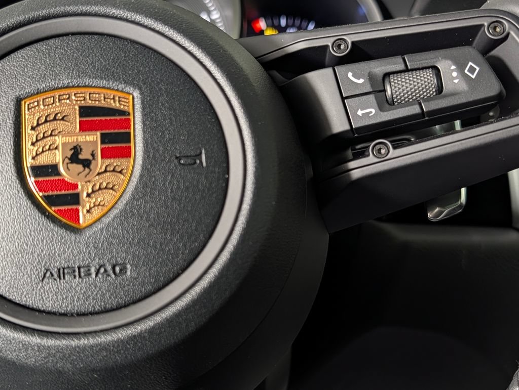 Certified 2026 Porsche Macan AWD/4WD image 38