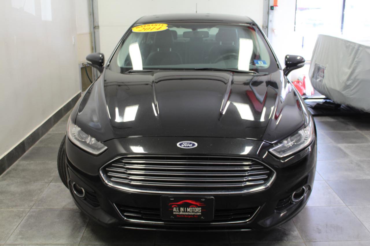 Used 2014 Ford Fusion Titanium FWD image 2