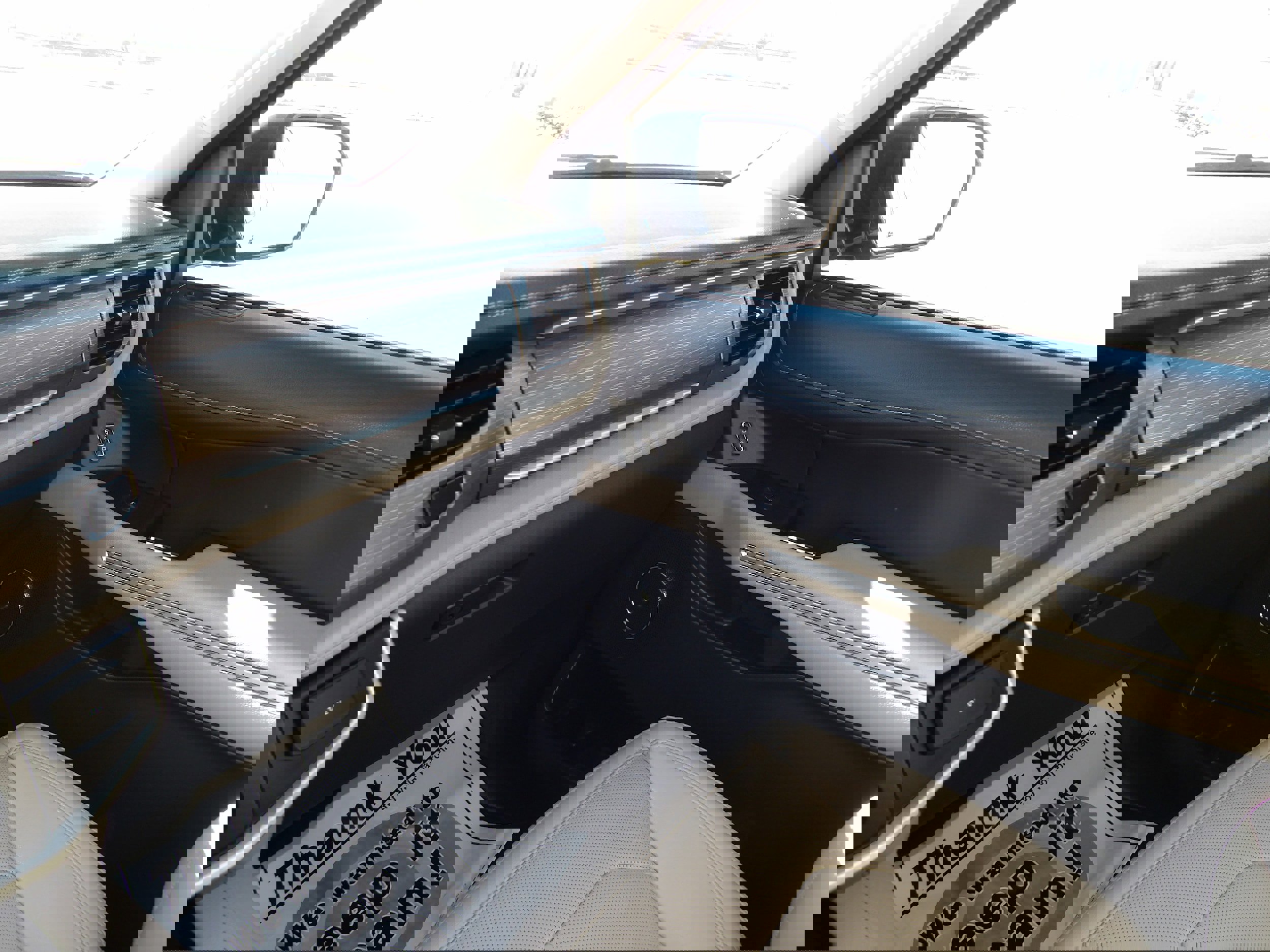 Used 2024 Ford Expedition Limited image 17