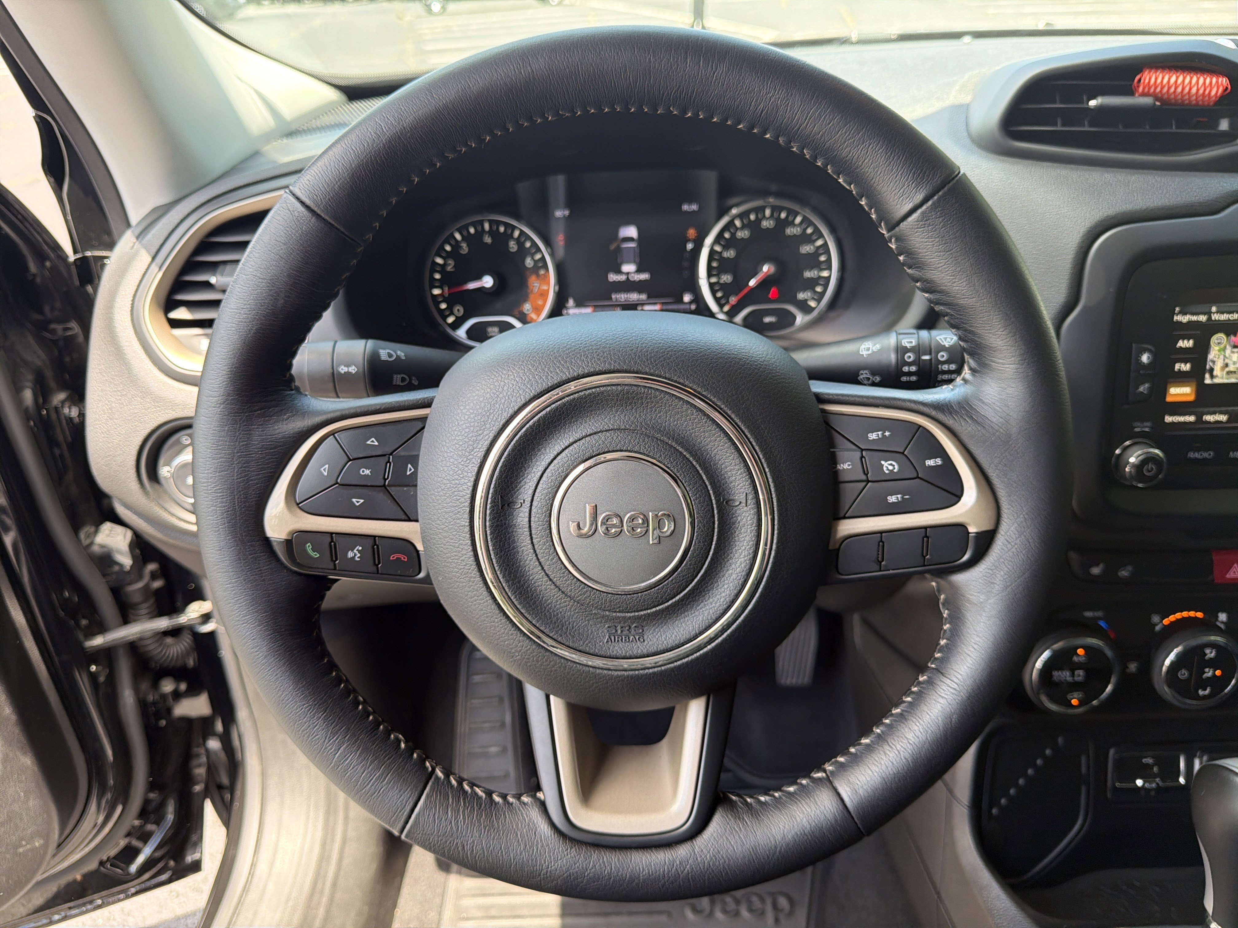 Used 2016 Jeep Renegade Limited FWD image 34