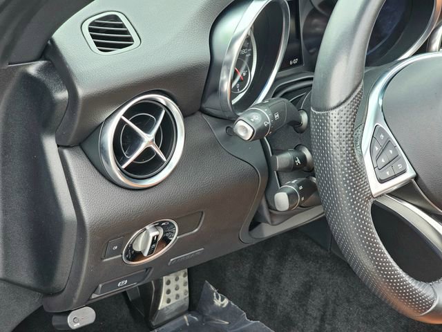 Used 2020 Mercedes-Benz SLC 43 AMG image 23