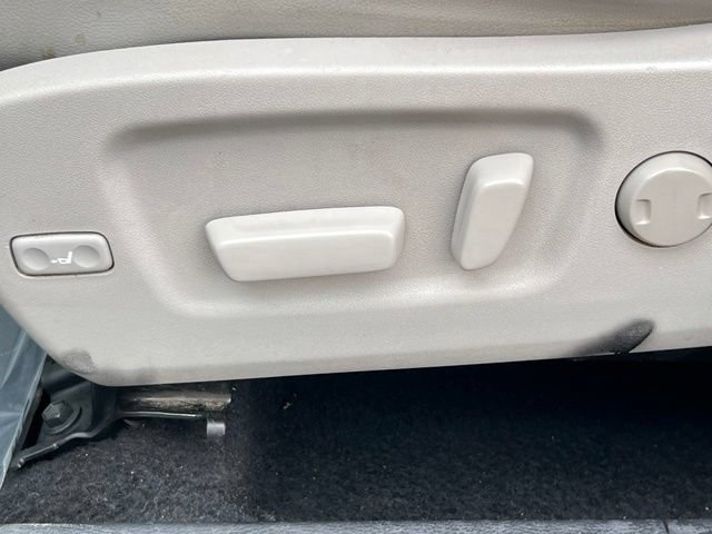 Used 2015 Toyota Highlander XLE AWD/4WD image 17