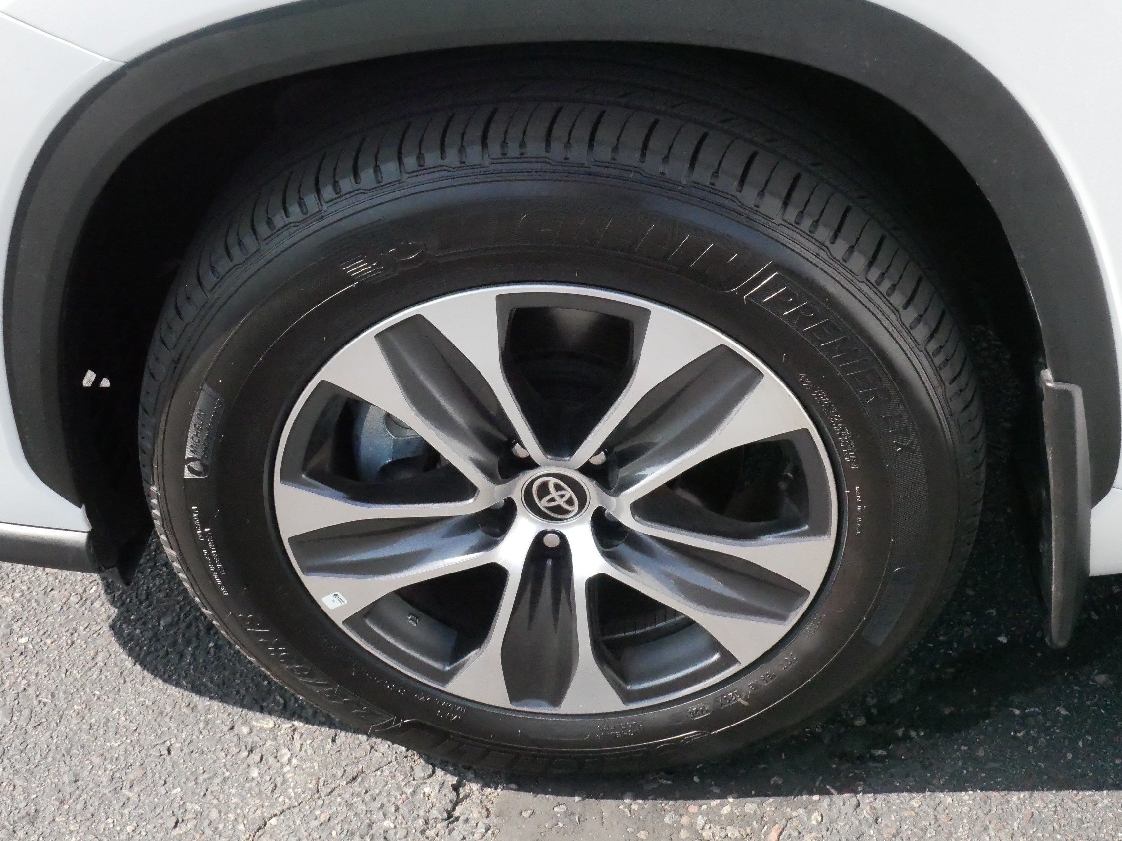 Certified 2026 Toyota Highlander XLE AWD/4WD image 15