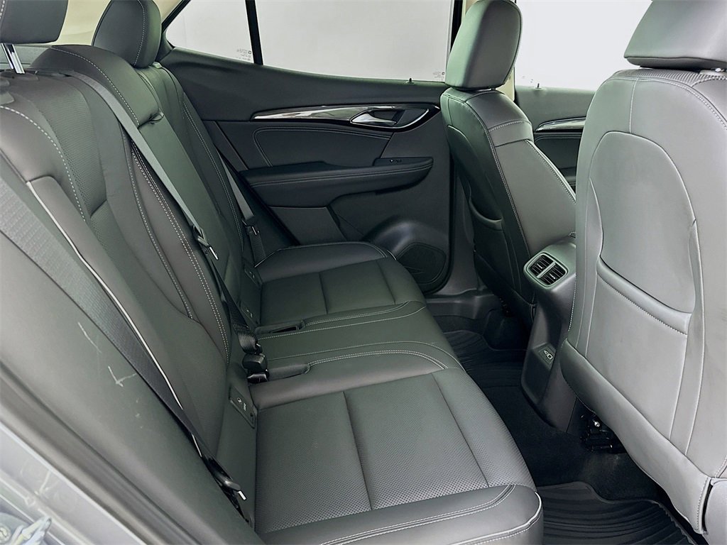 Used 2022 Buick Envision Essence w/ Safety Package image 7