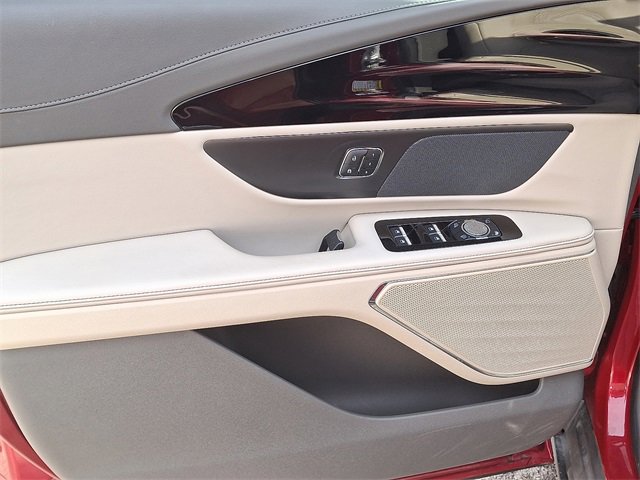 Used 2024 Lincoln Nautilus Reserve image 12