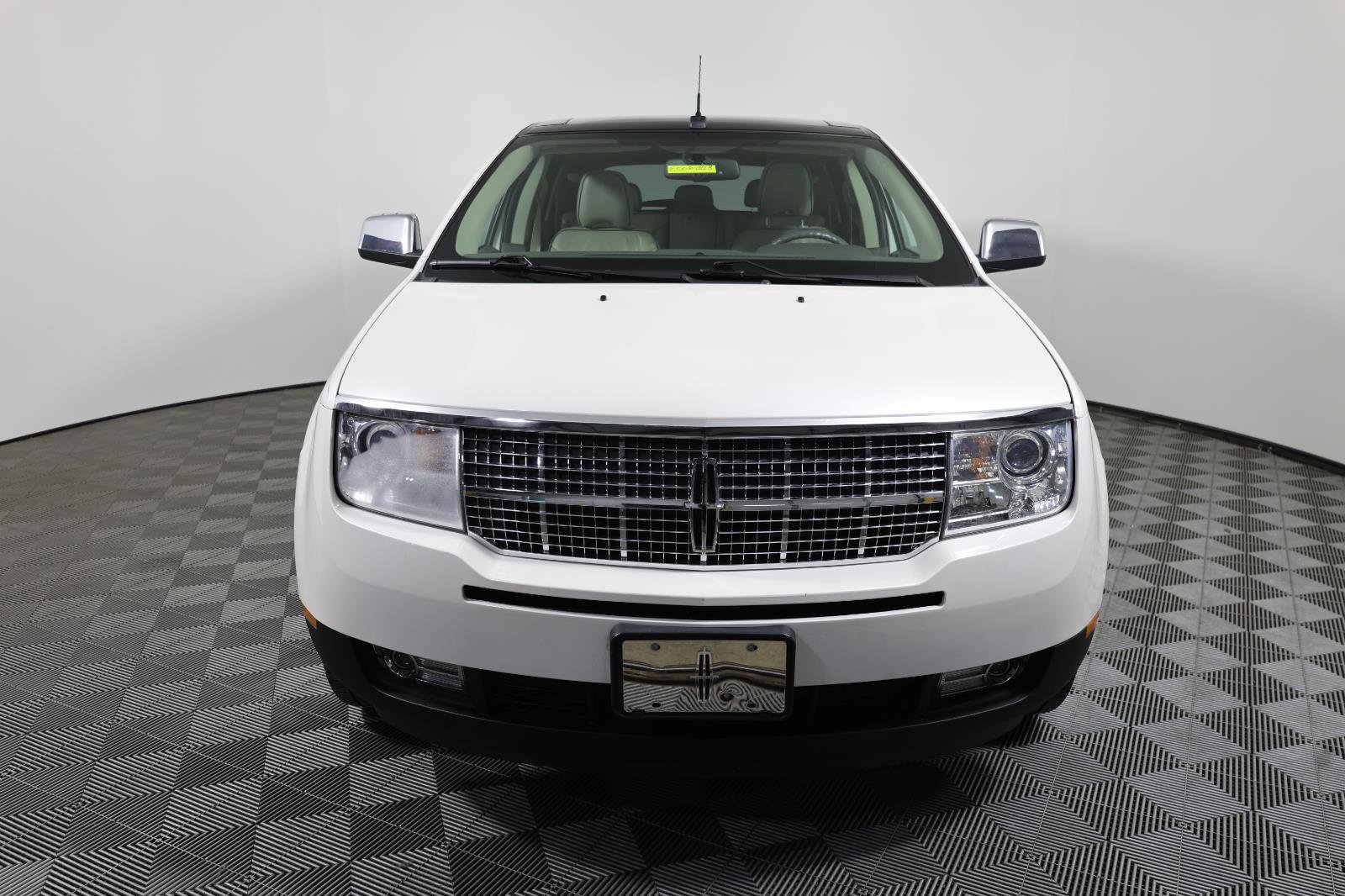 Used 2009 Lincoln MKX AWD image 2