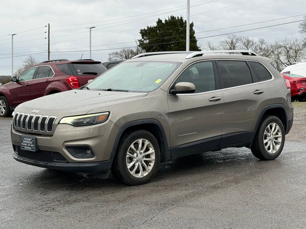Used 2019 Jeep Cherokee Latitude w/ Popular Appearance Group image 9