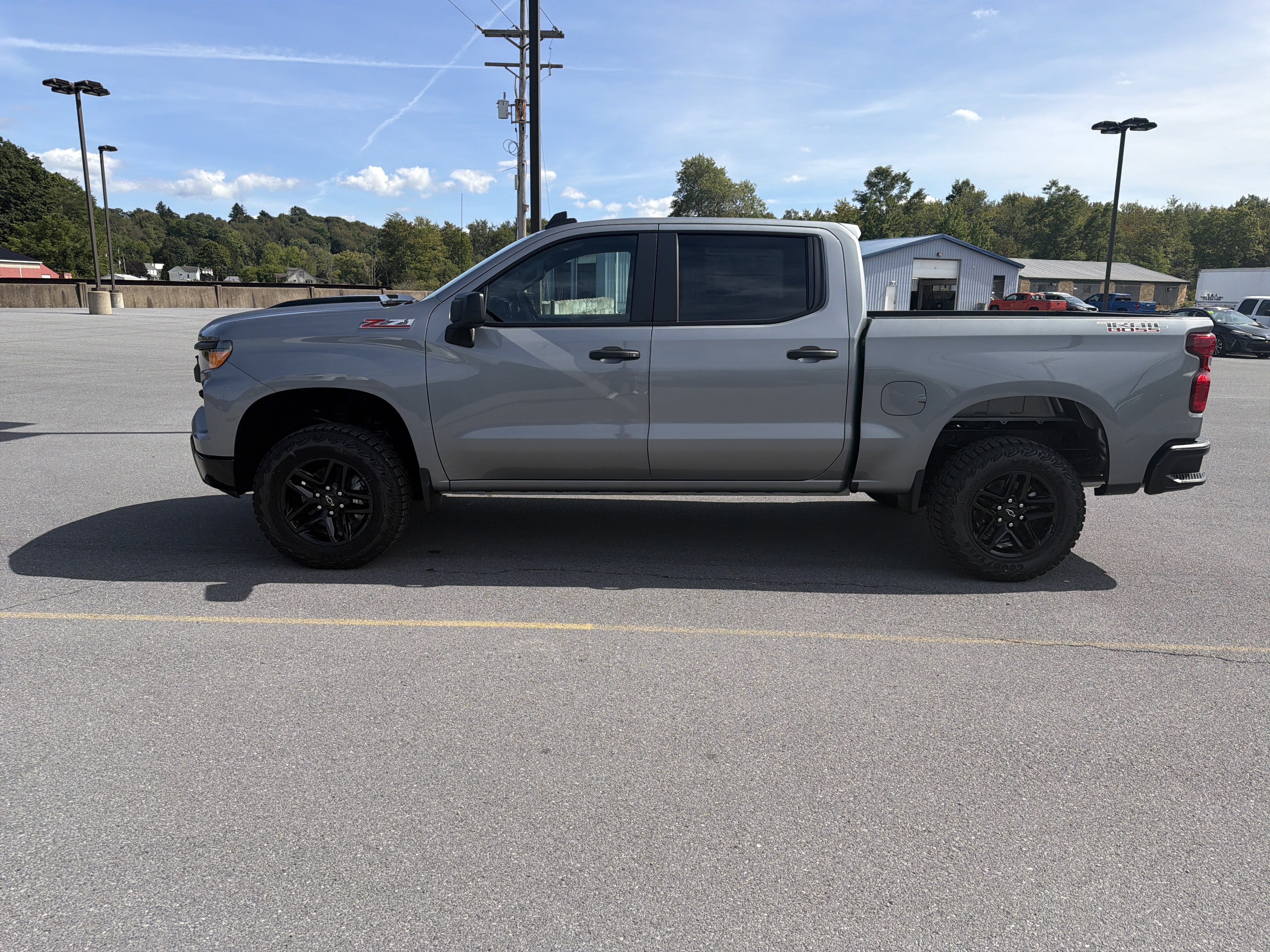 New 2026 Chevrolet Silverado 1500 Custom Trail Boss w/ LPO, Dark Essentials Package AWD/4WD image 12
