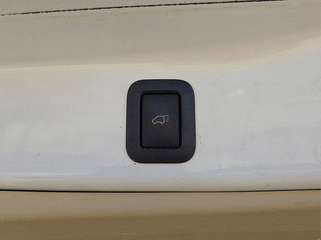 Used 2018 Toyota Highlander XLE image 15