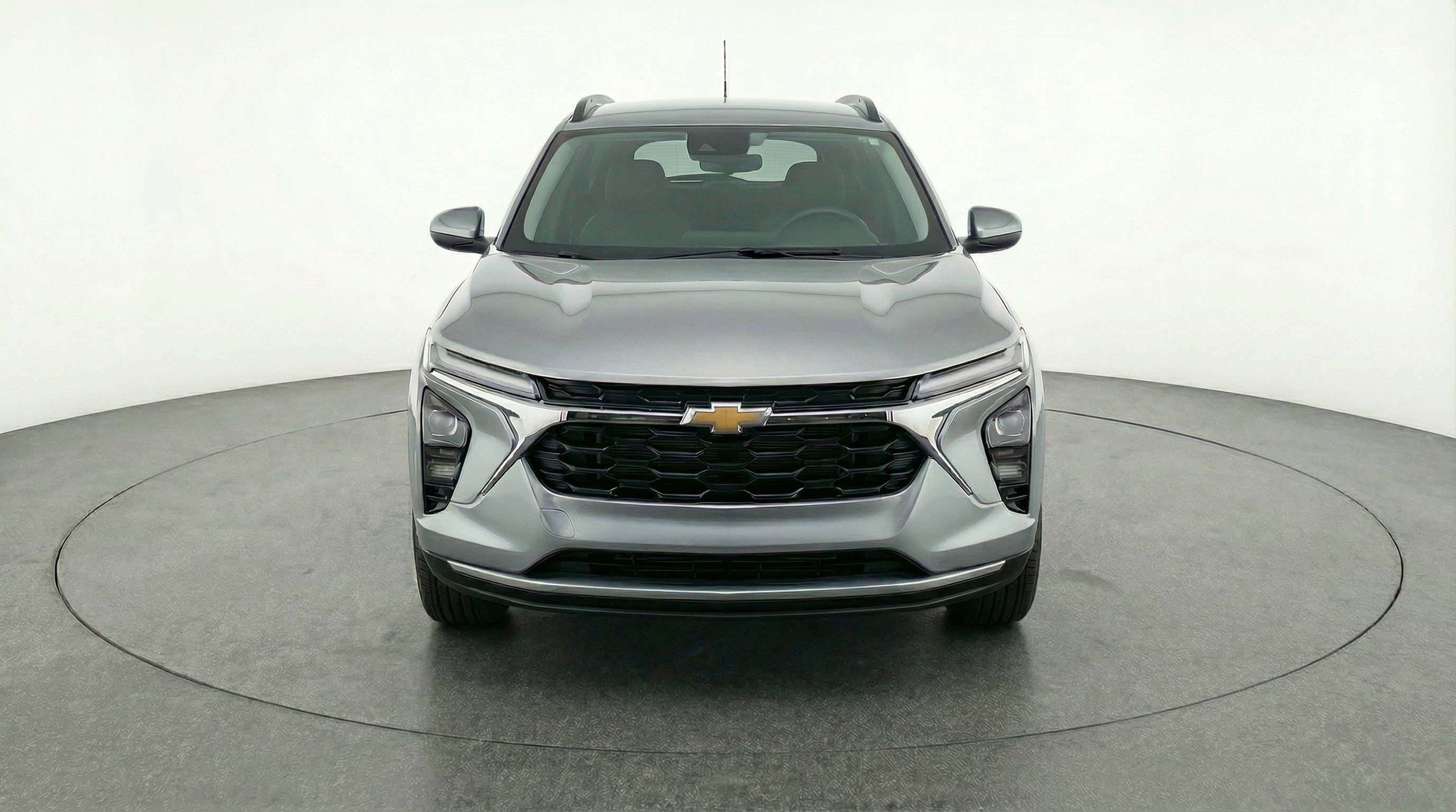 Used 2025 Chevrolet Trax LT w/ LT Convenience Package image 2