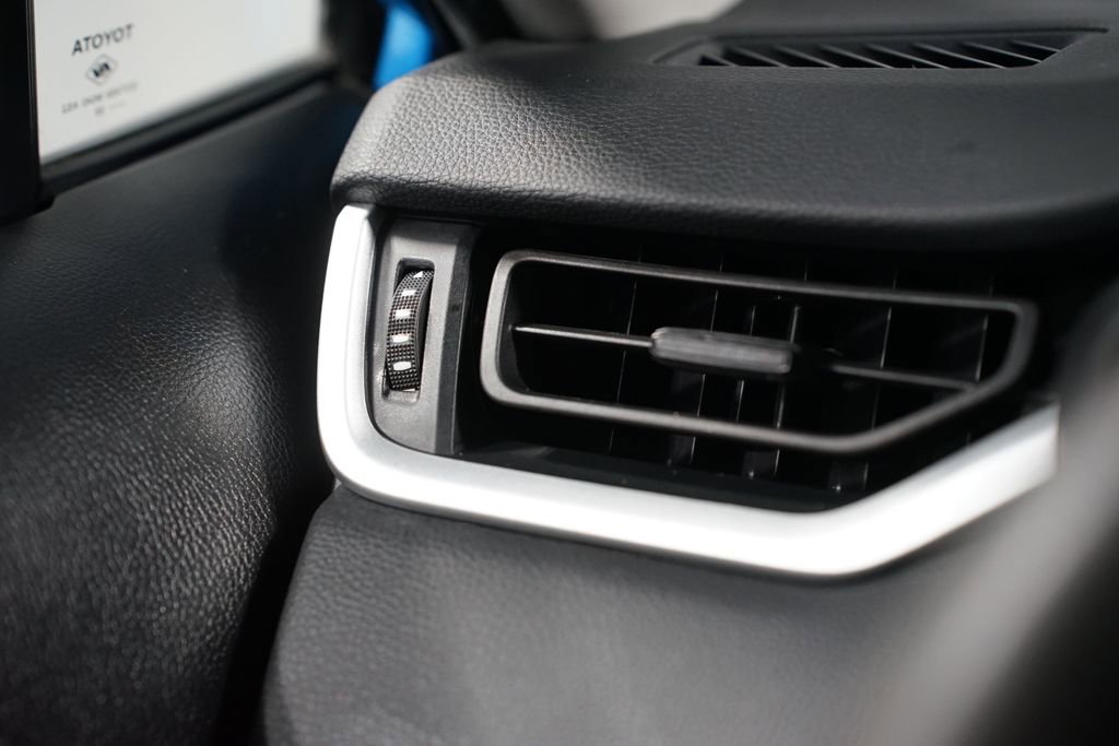 Certified 2021 Toyota RAV4 LE image 23